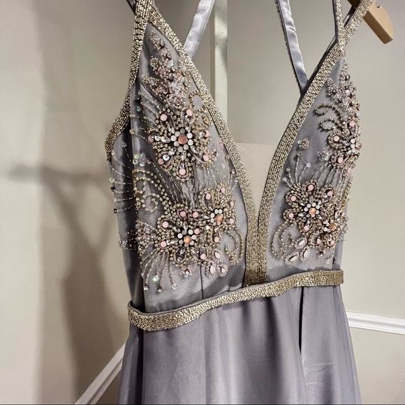 Beautiful one-of-a-kind ballgown perfect for prom, sweet16, and former locations - Picture 12 of 16